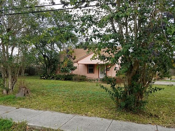 3rd image of 313 Walthall Dr