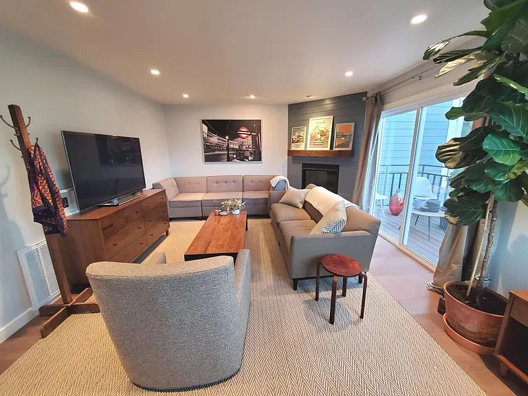 21 Hawkins Ln — Photo 5