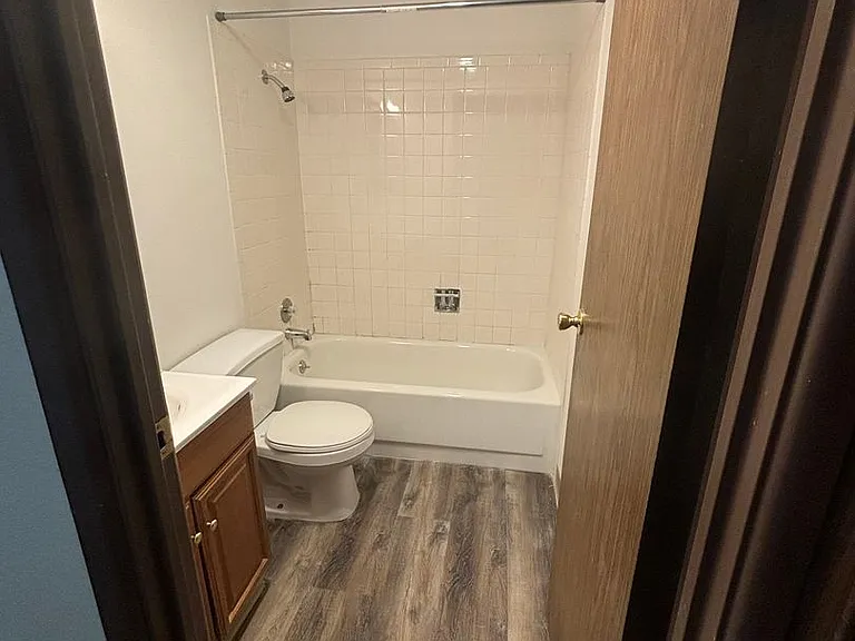 1440 Dakota Dr N — Photo 9