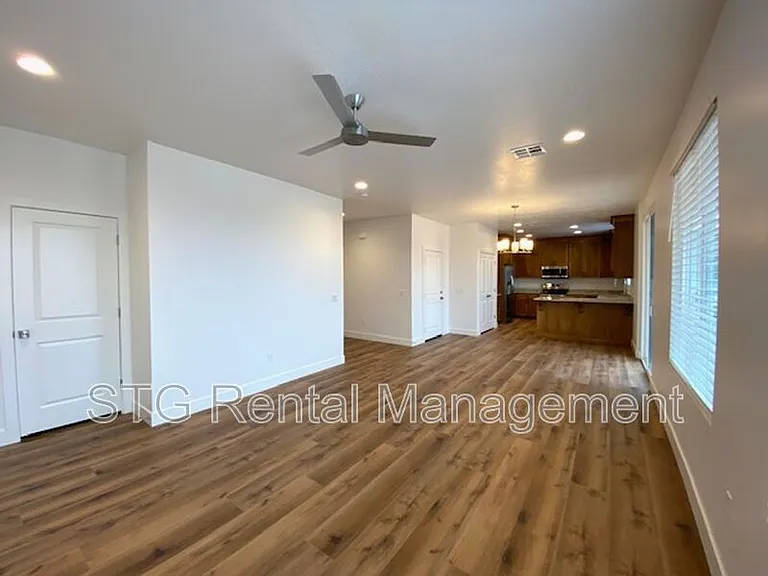 438 Stone Mountain Dr #52-A — Photo 5