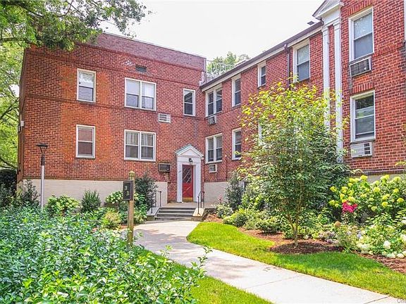 2nd image of 320 Palmer Ter APT 2E
