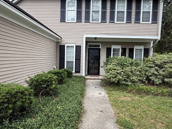 2nd image of 1968 Oak Tree Ln