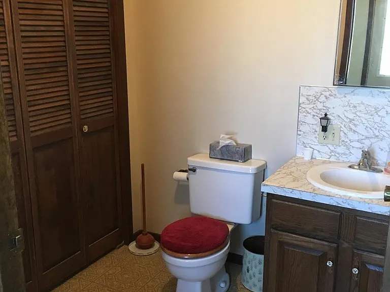 Bathroom with washer/dryer hook-up
