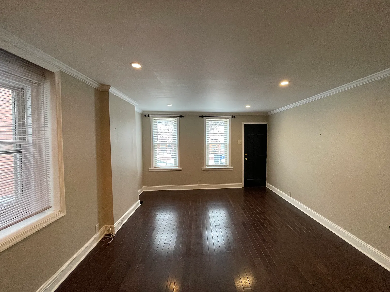 2 bed, 1.5 bath, 800 sqft, $1,800 — Photo 4