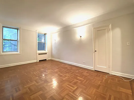 Rented by Mae Equities | media 3