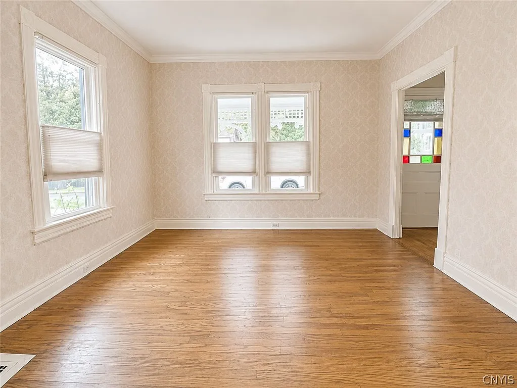 1 bed, 1.0 bath, 1356 sqft, $1,900 — Photo 4