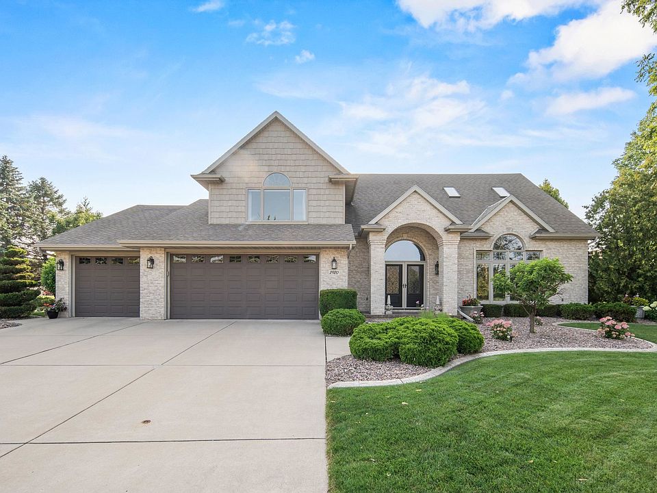 1st image of 2920 Circle Oaks Ln