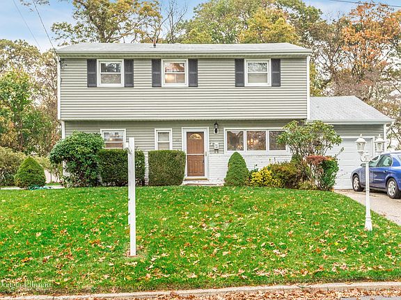 3rd image of 55 Court Dr