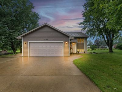 755 S Oakwood Rd, Oshkosh, WI, 54904