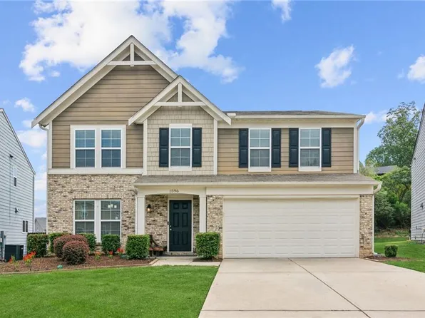 1596 Gardenview Dr, Sugar Hill, GA 30518