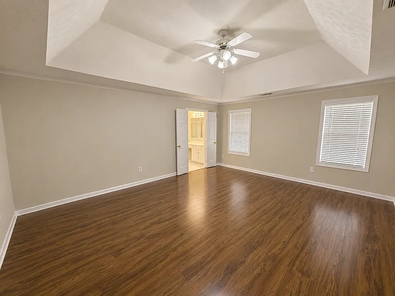 500 Liverpool Ct — Photo 30