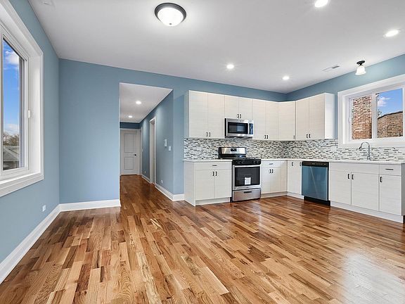 4th image of 5939 W Superior St #2