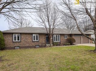 606 Overlook Dr, Raymore, MO 64083