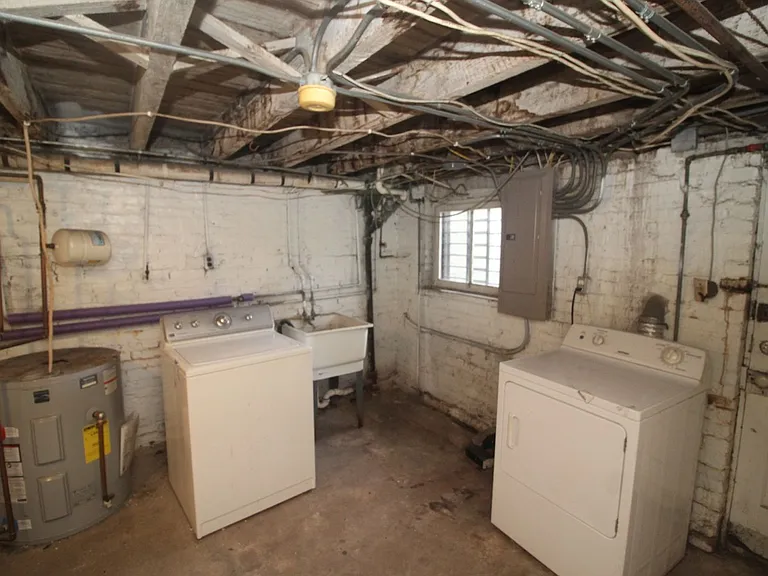 3010 Guilford Ave — Photo 42