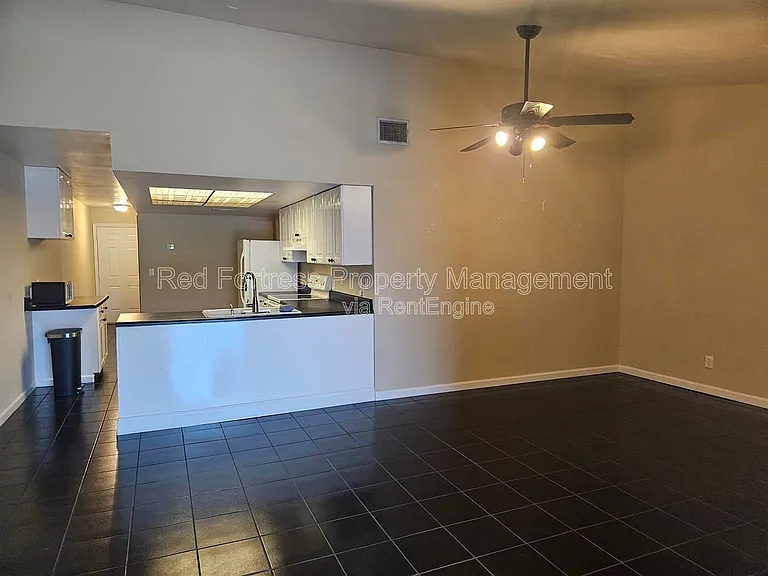 4114 Skyline Blvd #B — Photo 4