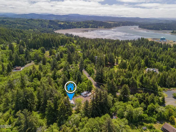 1621 NE Yaquina Heights Dr, Newport, OR 97365