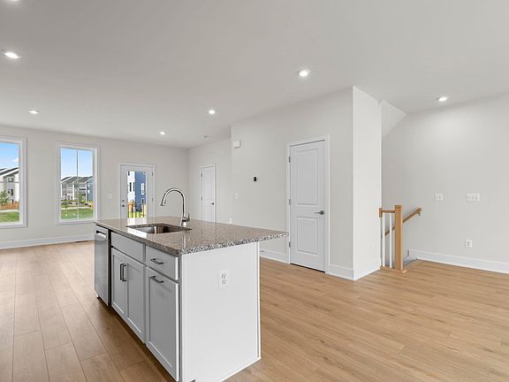 5th image of 129 Sapphire St Homesite 2352