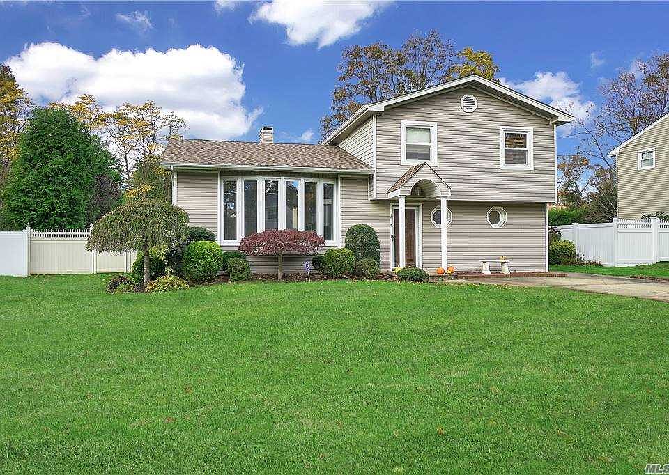 1st image of 76 Helen Marie Pl