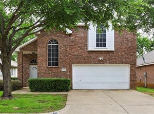 810 Palomino Dr, Euless, TX 76039