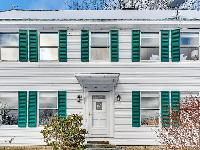 470 Maple St — Photo 6