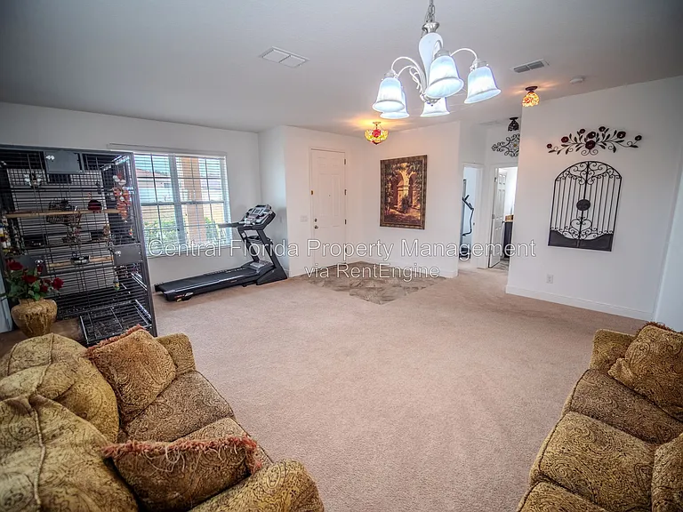 9861 Lenox St — Photo 3