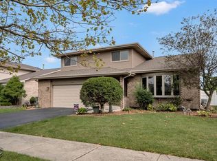 9100 Mayors Row, Orland Hills, IL 60487