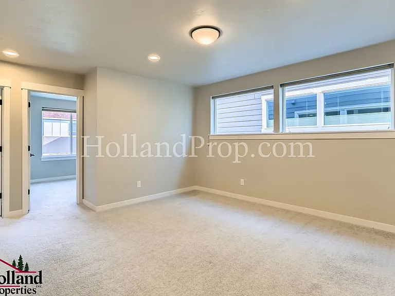 6503 SE Provence St — Photo 23