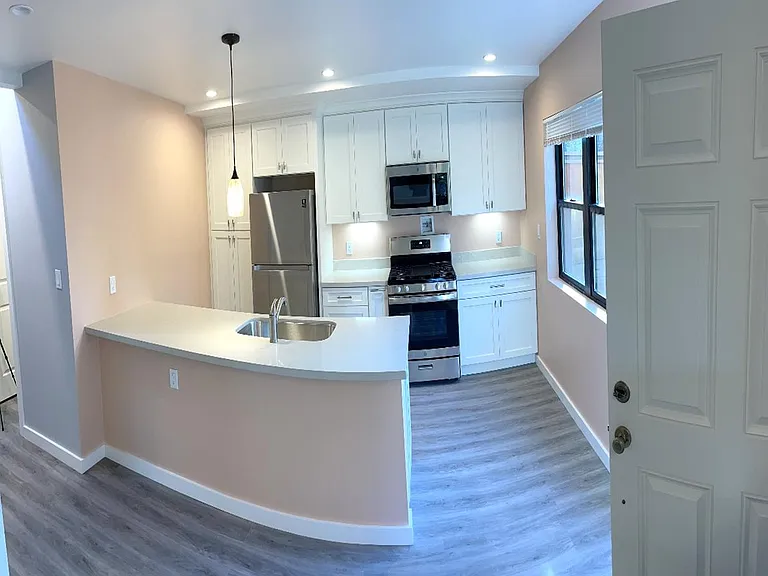 1441 Josephine St — Photo 6