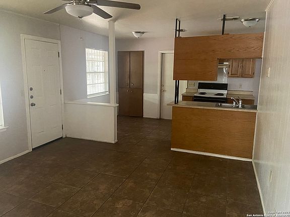 5th image of 9734 CANEY CREEK DR