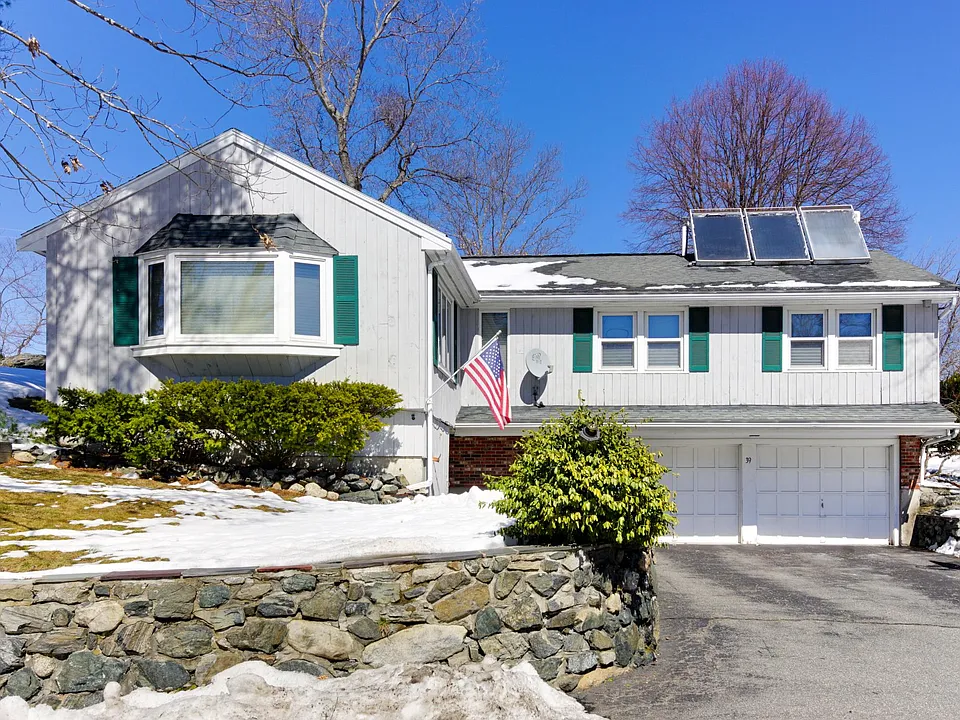 39 Locust St