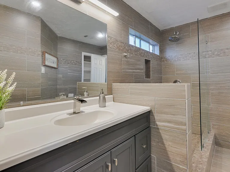 4417 Teal Ct — Photo 26