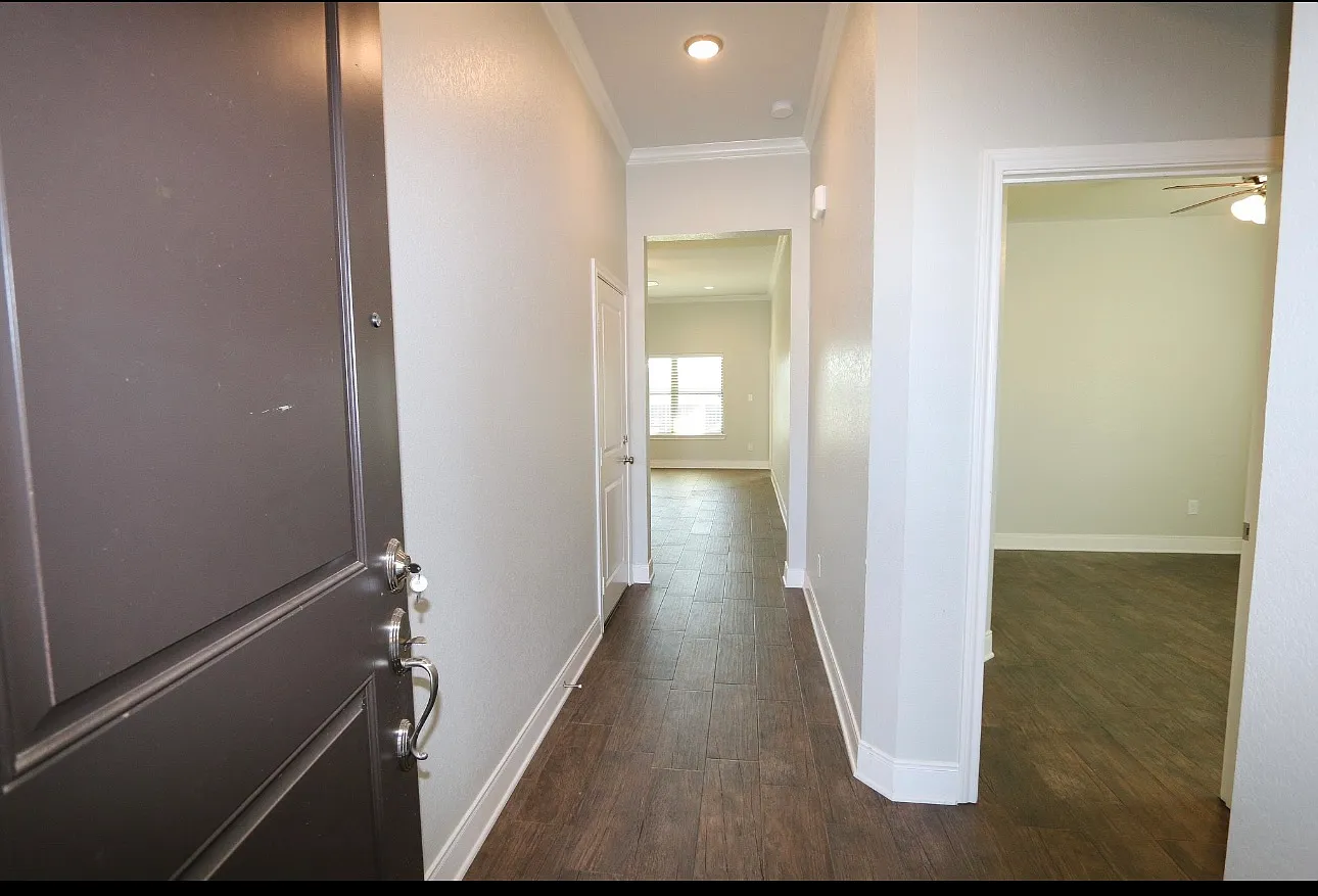 3 bed, 1450 sqft, $1,900 — Photo 3