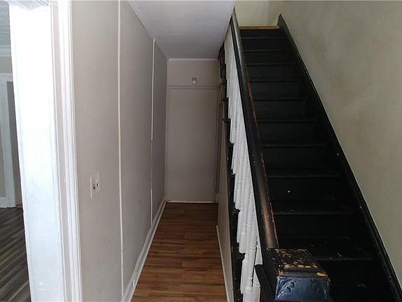 2nd image of 44 Carpenter Ave