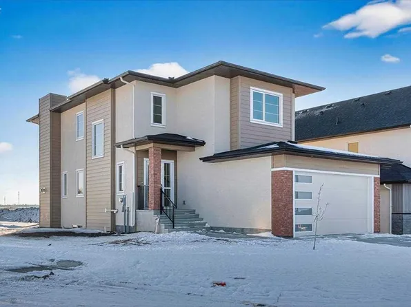 3 W Lakewood Way, Strathmore, AB T1P 2J5