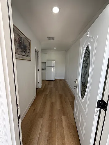 3213 W Grove St Photo 1