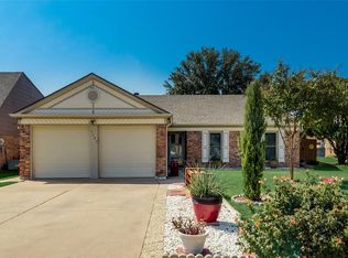 2633 Chatham Ct, Grand Prairie, TX 75052