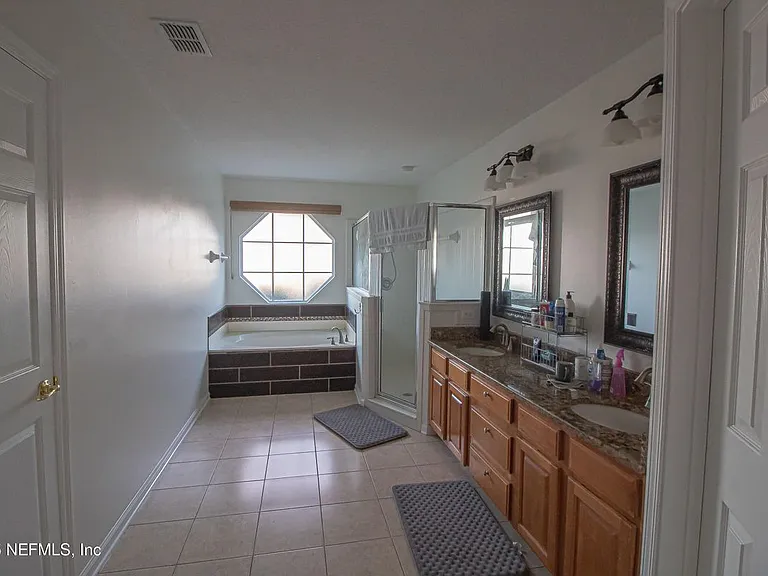 8146 Leafcrest Dr — Photo 18