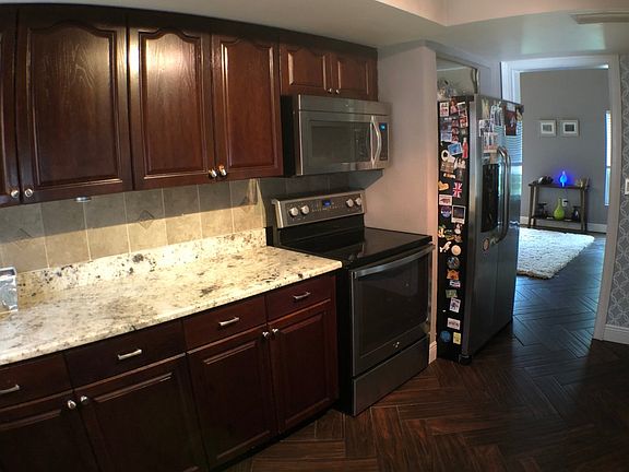 5th image of 40 Orchard Ct