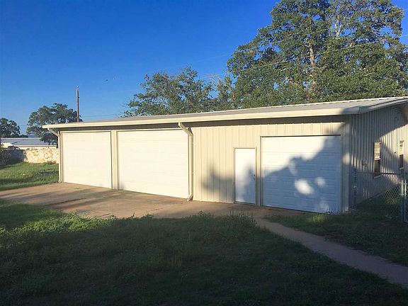 5th image of 204 Cottonwood Dr