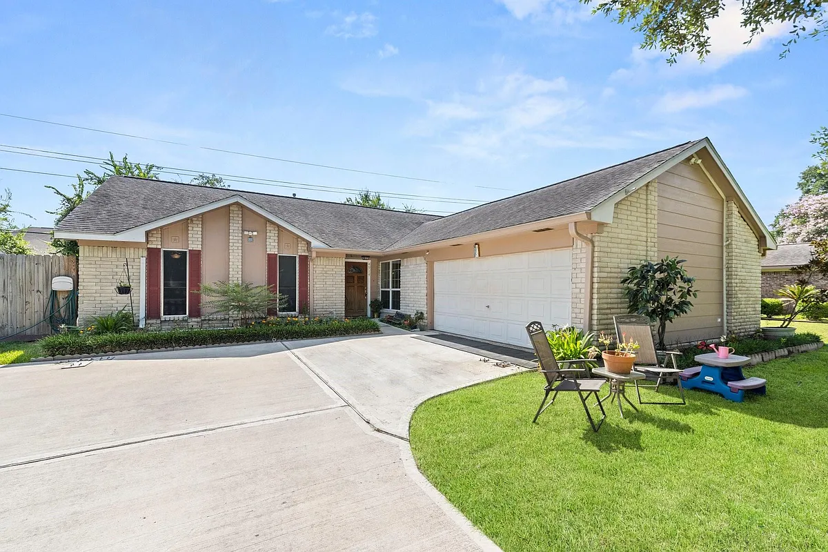 Building Photo - 4914 Tain Dr