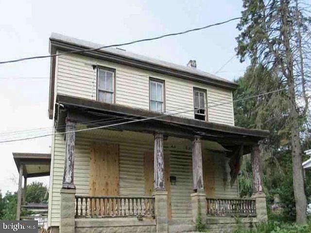 1st image of 125 Cherry St