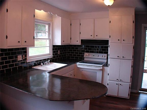4th image of 2217 Richland Ave