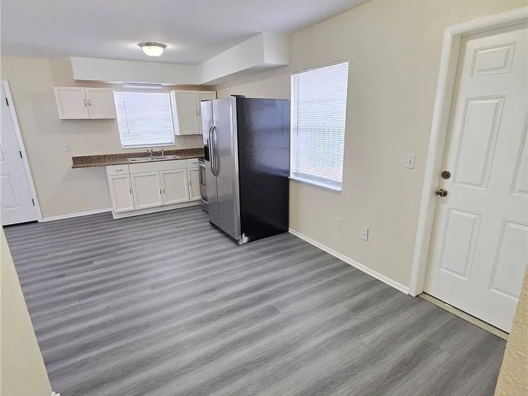 821 Grand Ave — Photo 10