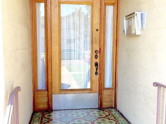 3rd image of 865 S Shenandoah St APT 204