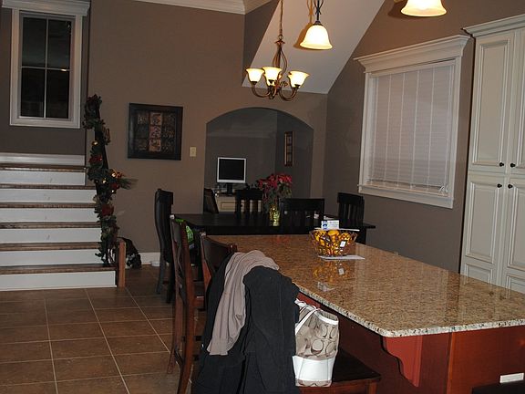 Breakfast & computer nook