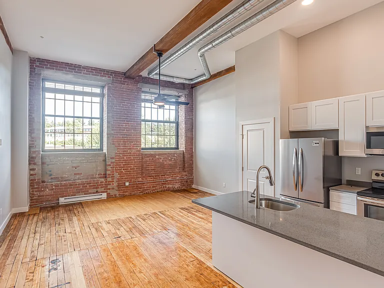 556 Atwells Ave — Photo 33