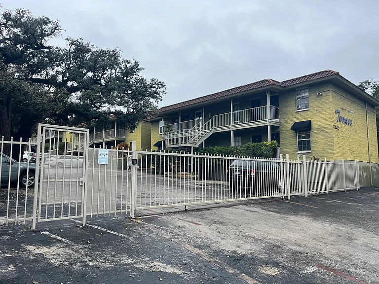 2302 E Side Dr #29 — Photo 17