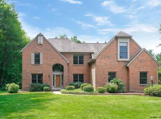 11 Thistle Ln, Glenmont, NY 12077