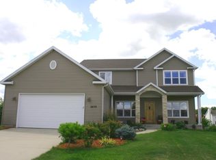 1439 Chipper Ln, Sun Prairie, WI 53590