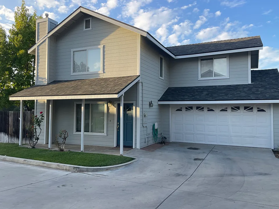 8005 Amapoa Ave